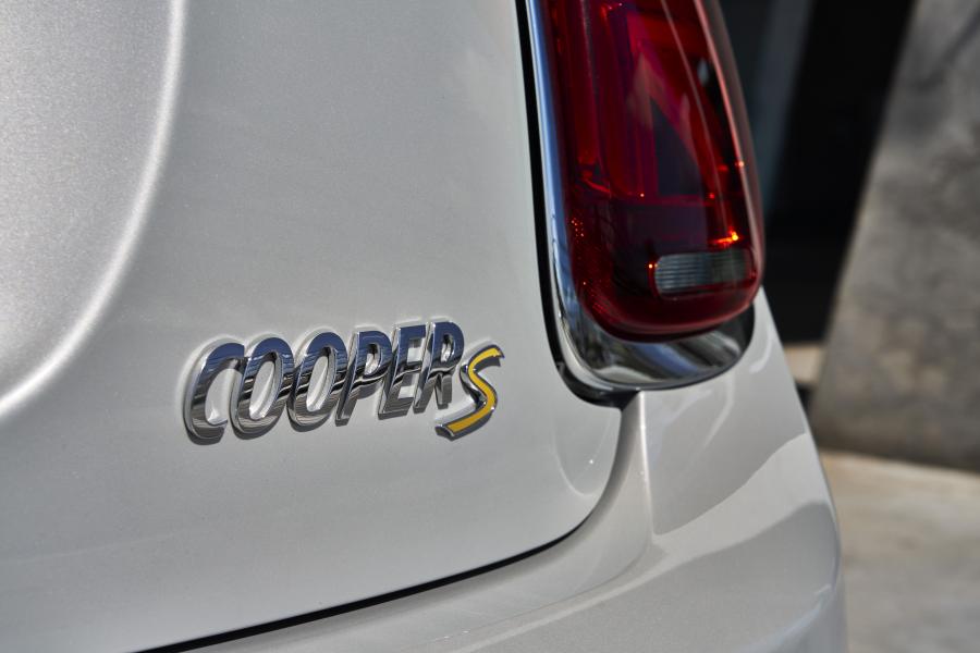 Логотип Mini Cooper SE (F56) 2020 года  (NA) (фото 339 из 342)